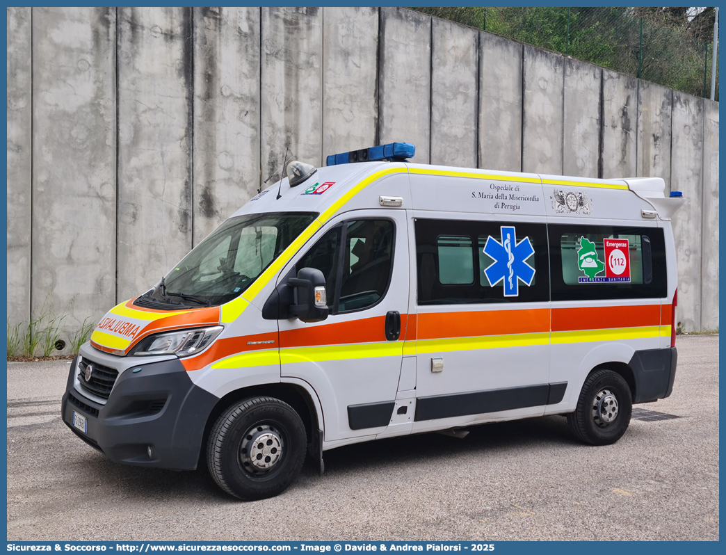 603
118 Umbria Soccorso
Azienda USL Umbria 1
Fiat Ducato III serie restyling
Allestitore GGG Elettromeccanica S.r.l.
Parole chiave: 118;Umbria;Soccorso;USL;1;Ambulanza;Autoambulanza;Fiat;Ducato;X290;X 290;GGG;Elettromeccanica