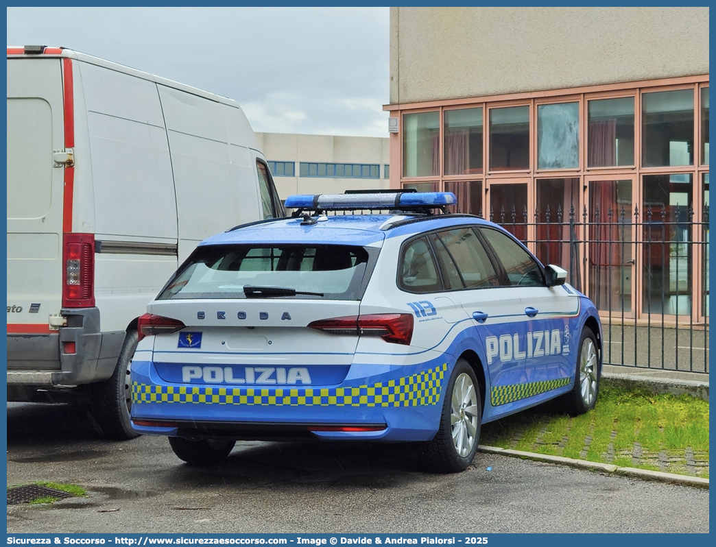 -
Polizia di Stato
Polizia Stradale
Strada dei Parchi S.p.A.
Skoda Octavia Wagon VI serie restyling
Allestitore Focaccia Group S.r.l.
Parole chiave: PS;P.S.;Polizia;di;Stato;Stradale;Autostradale;Strada;Parchi;Skoda;Octavia;Station;Wagon;SW;S.W.;Focaccia