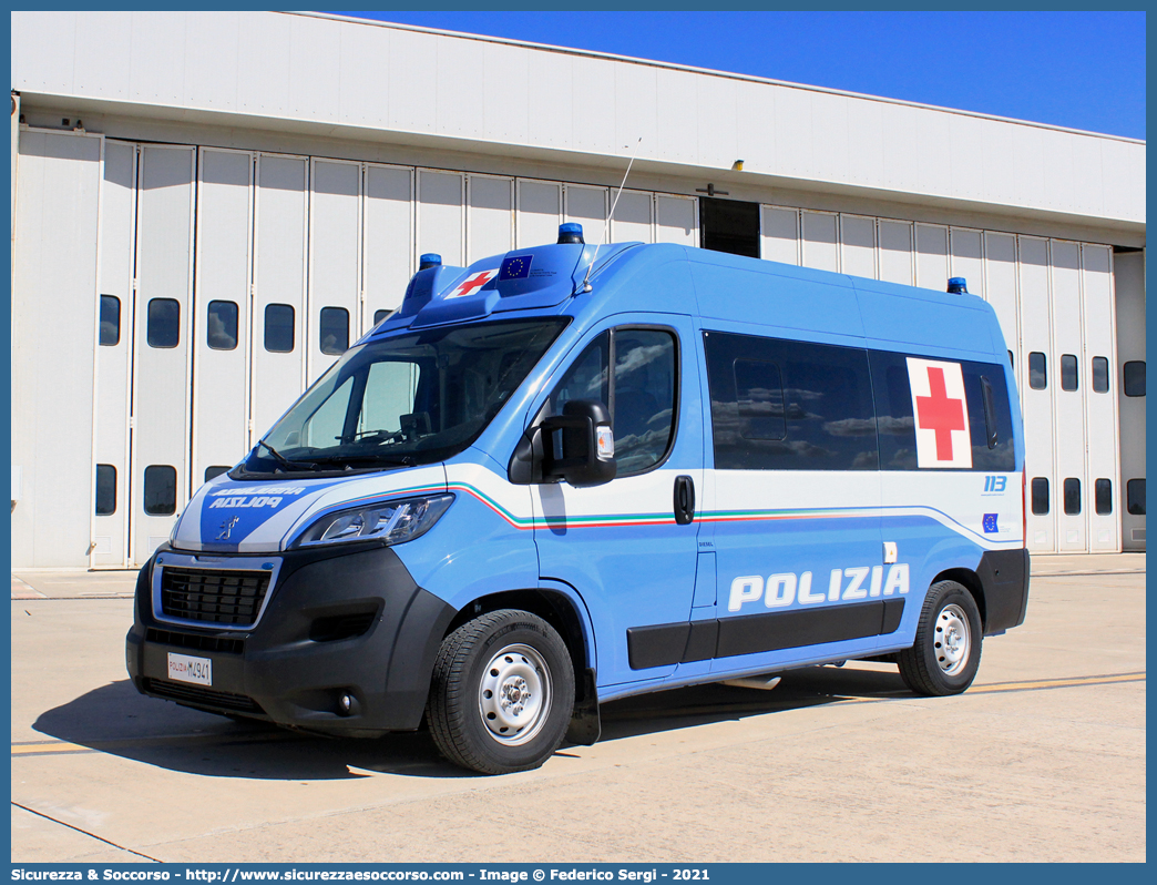 Polizia M4941
Polizia di Stato
Servizio Sanitario
Peugeot Boxer III serie restyling
Allestitore Mobitecno - NewCoCar S.r.l.
Parole chiave: PS;P.S.;Polizia;di;Stato;Servizio;Sanitario;Ambulanza;Autoambulanza;Peugeot;Boxer;